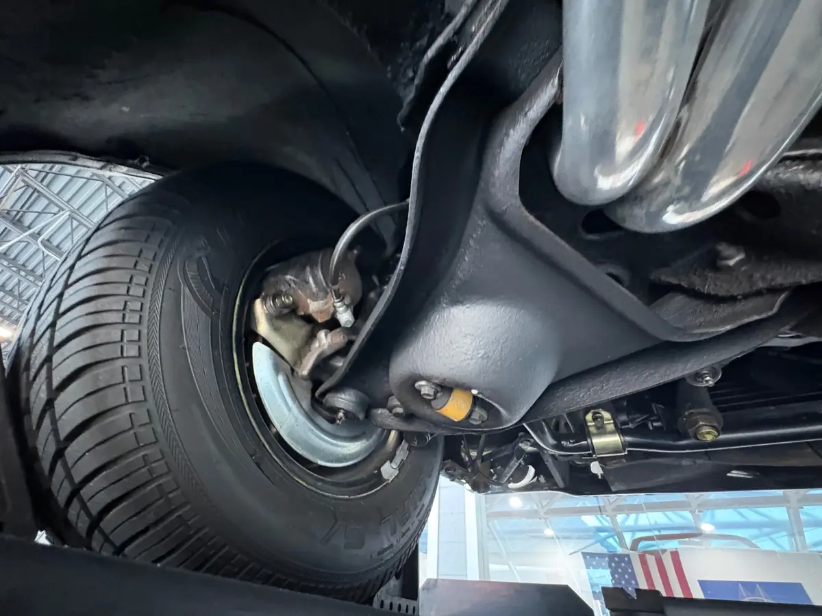 Vehicle photo 59