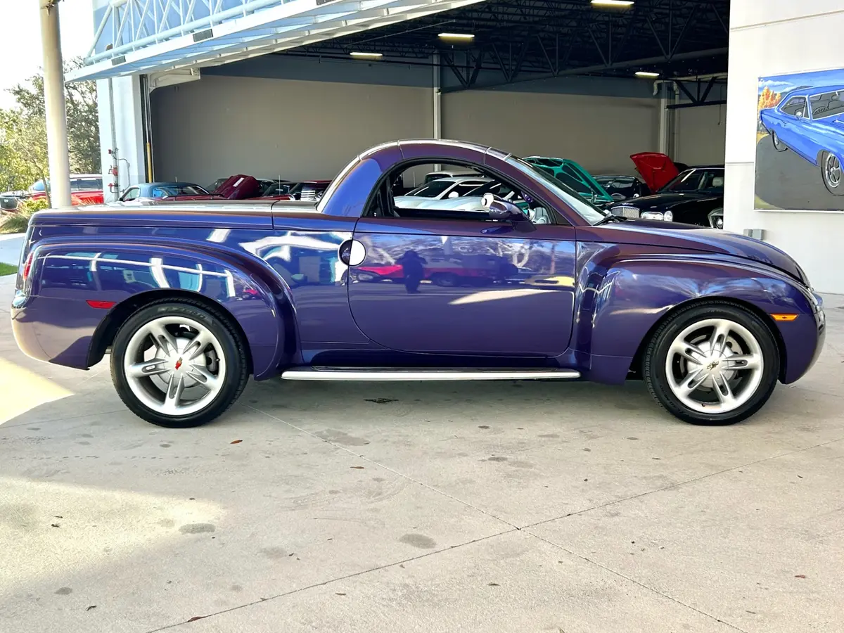 Vehicle photo 4