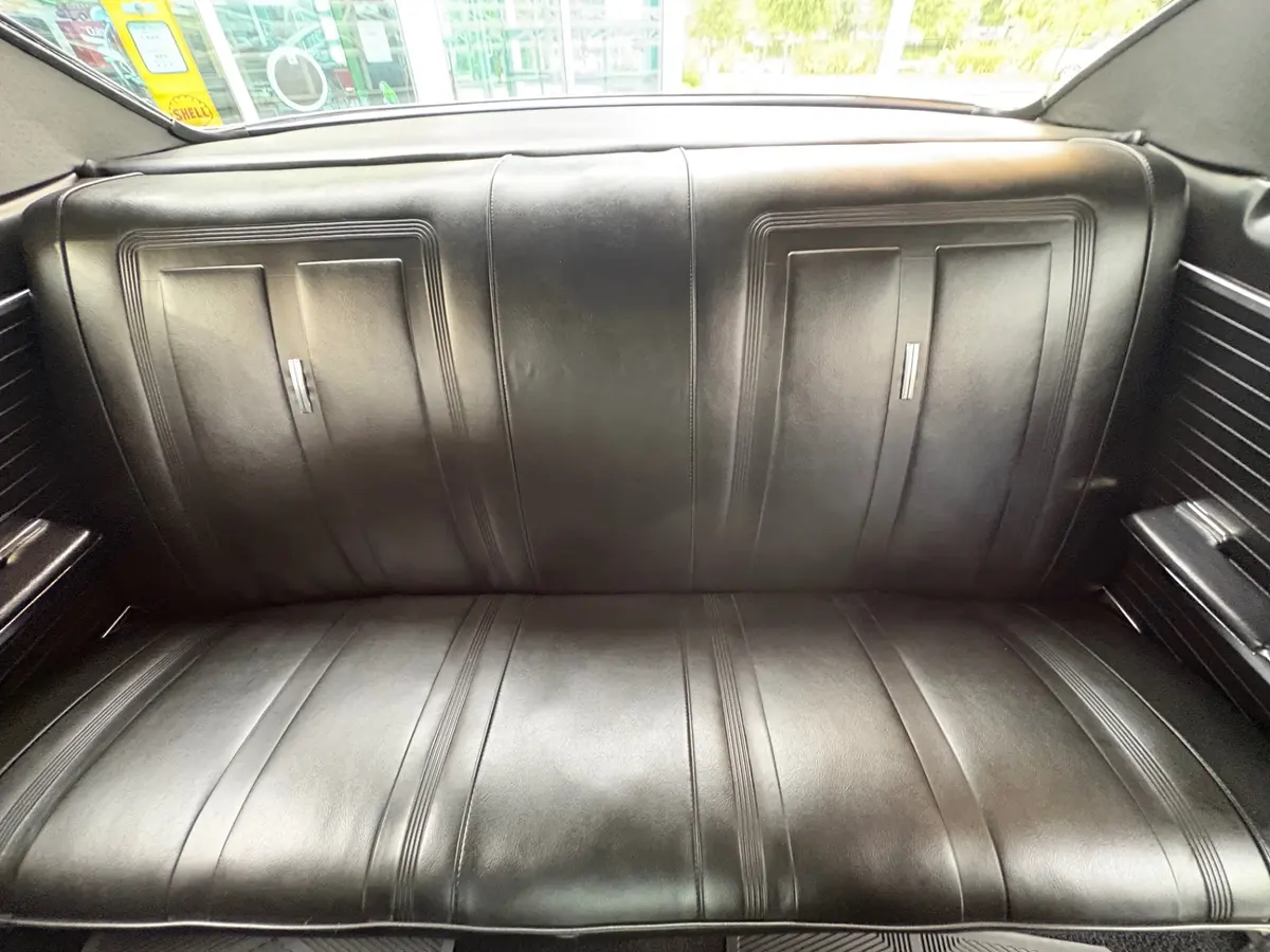 Vehicle photo 34