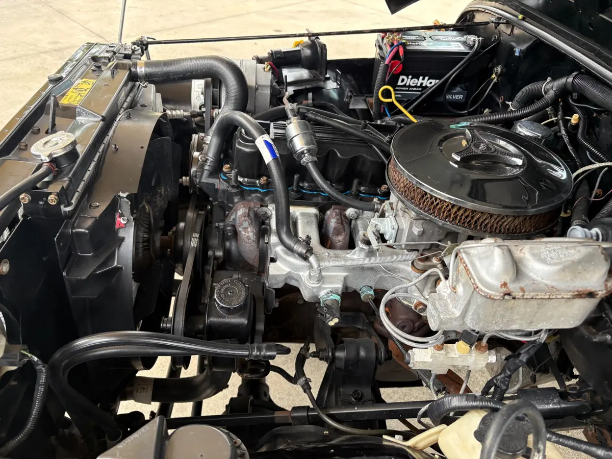Vehicle photo 30