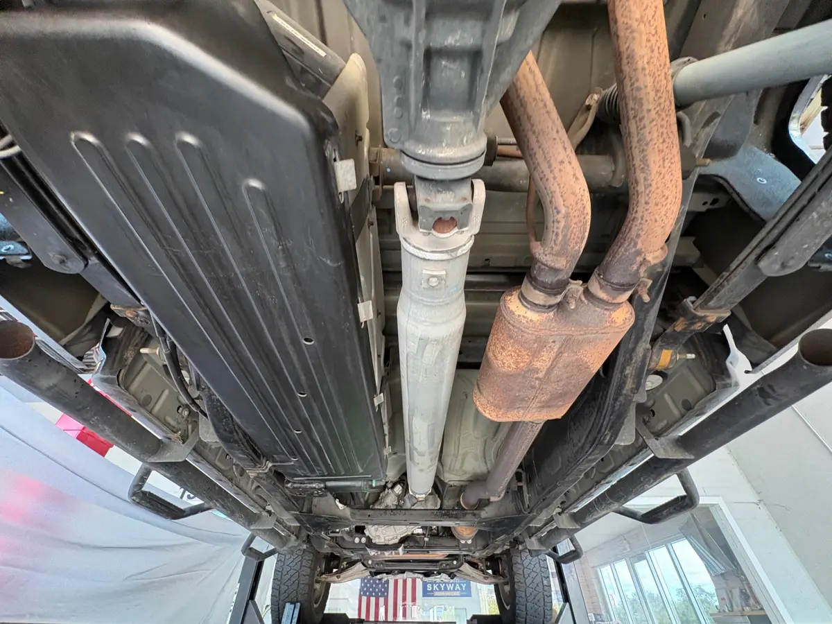 Vehicle photo 52