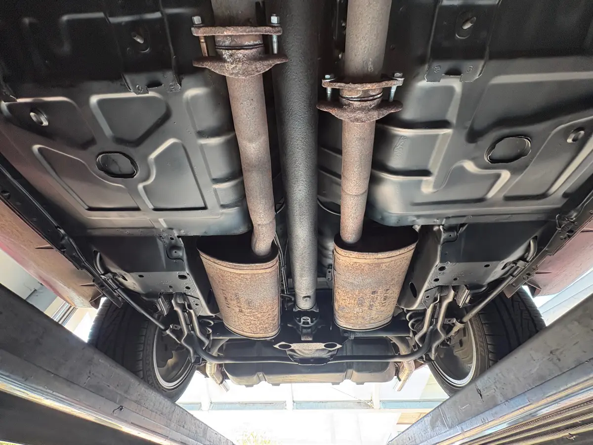 Vehicle photo 59