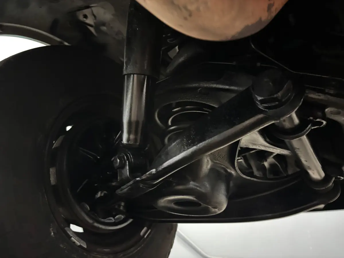Vehicle photo 39