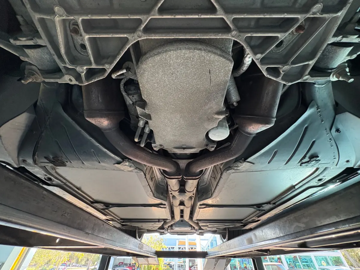 Vehicle photo 57