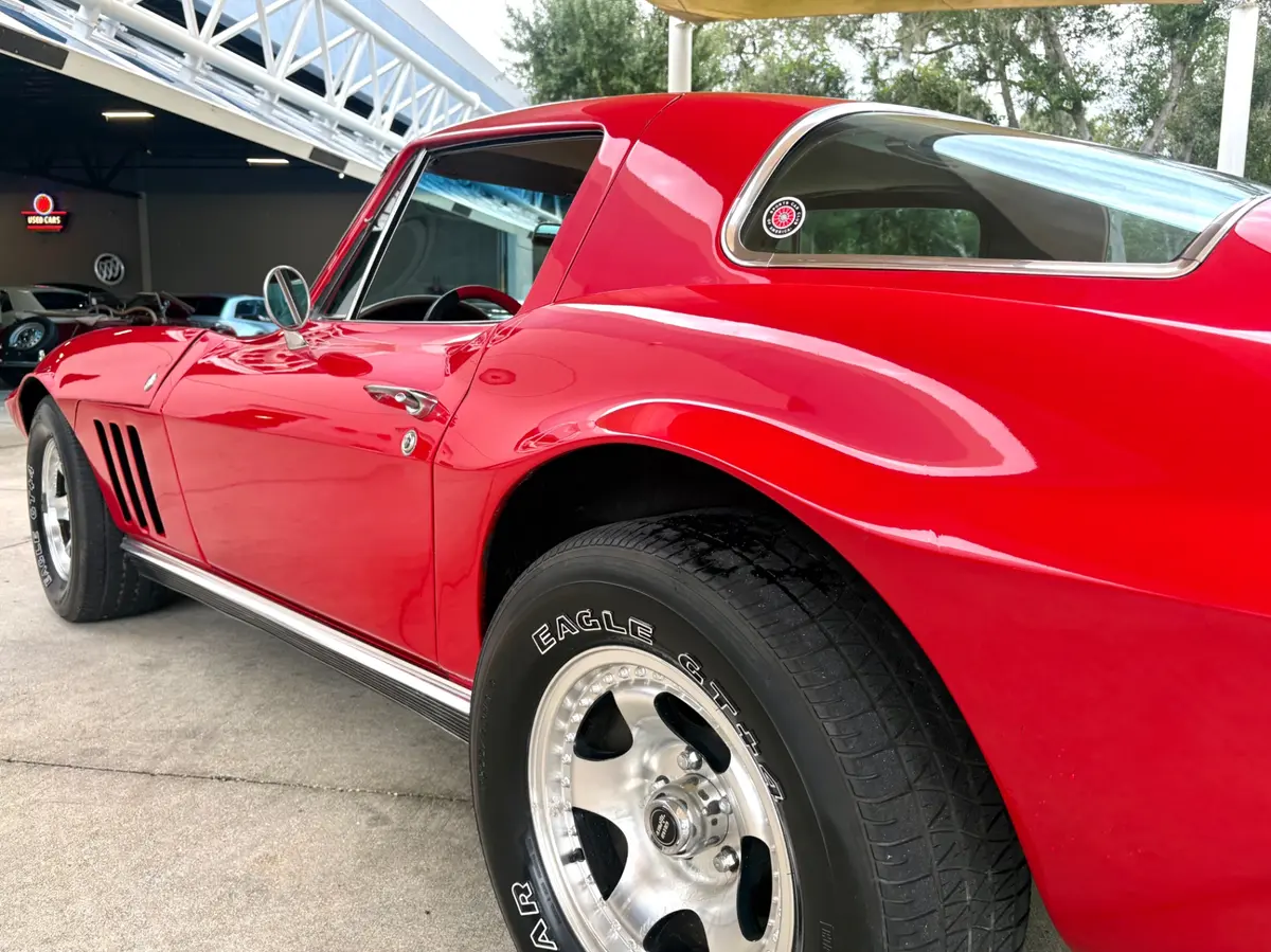 Vehicle photo 14