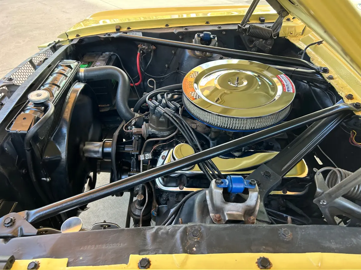 Vehicle photo 23
