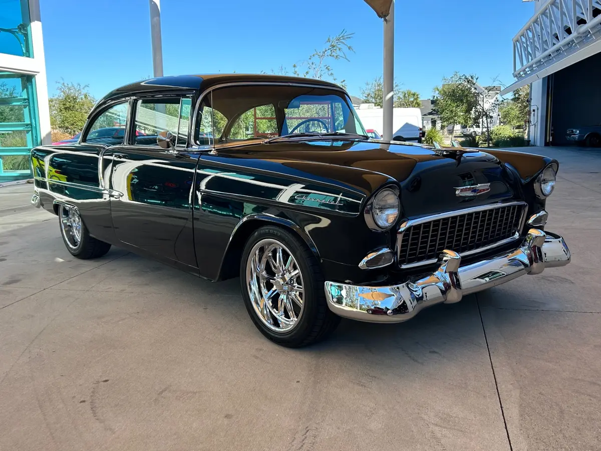 Vehicle photo 3
