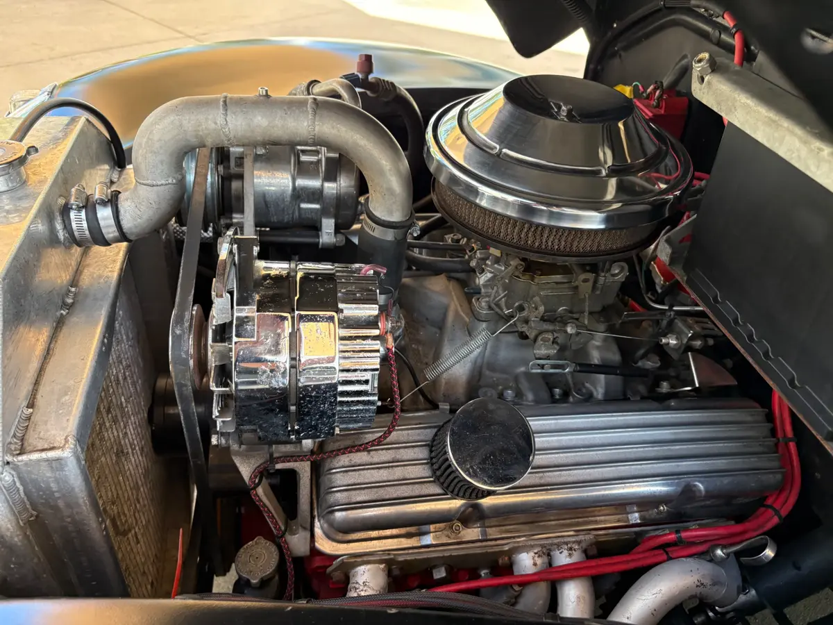 Vehicle photo 29