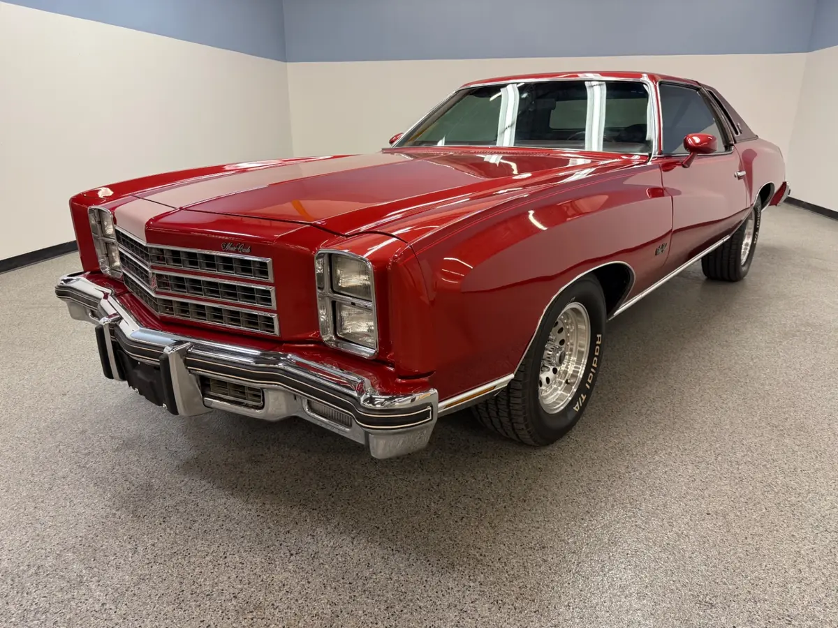 Vehicle photo 17