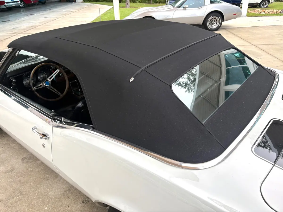 Vehicle photo 25
