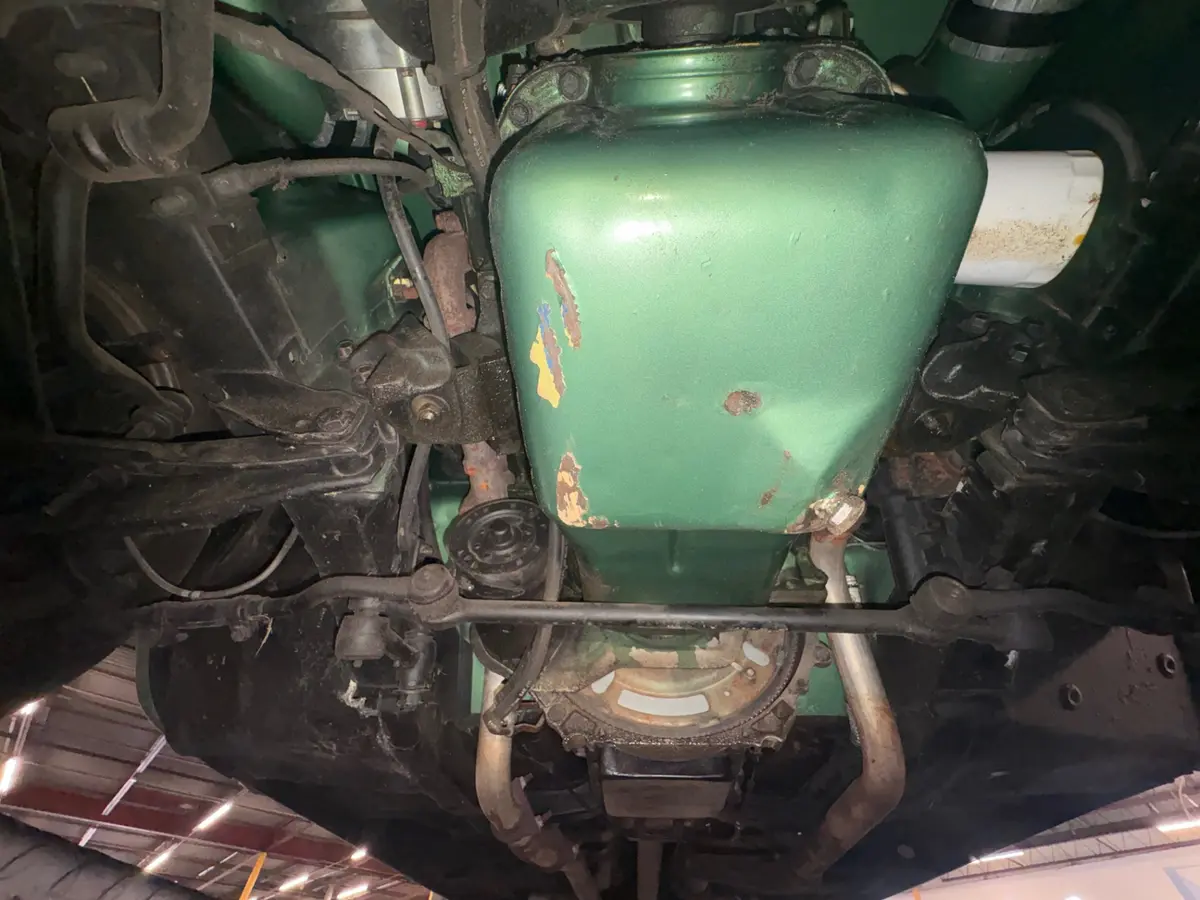 Vehicle photo 40