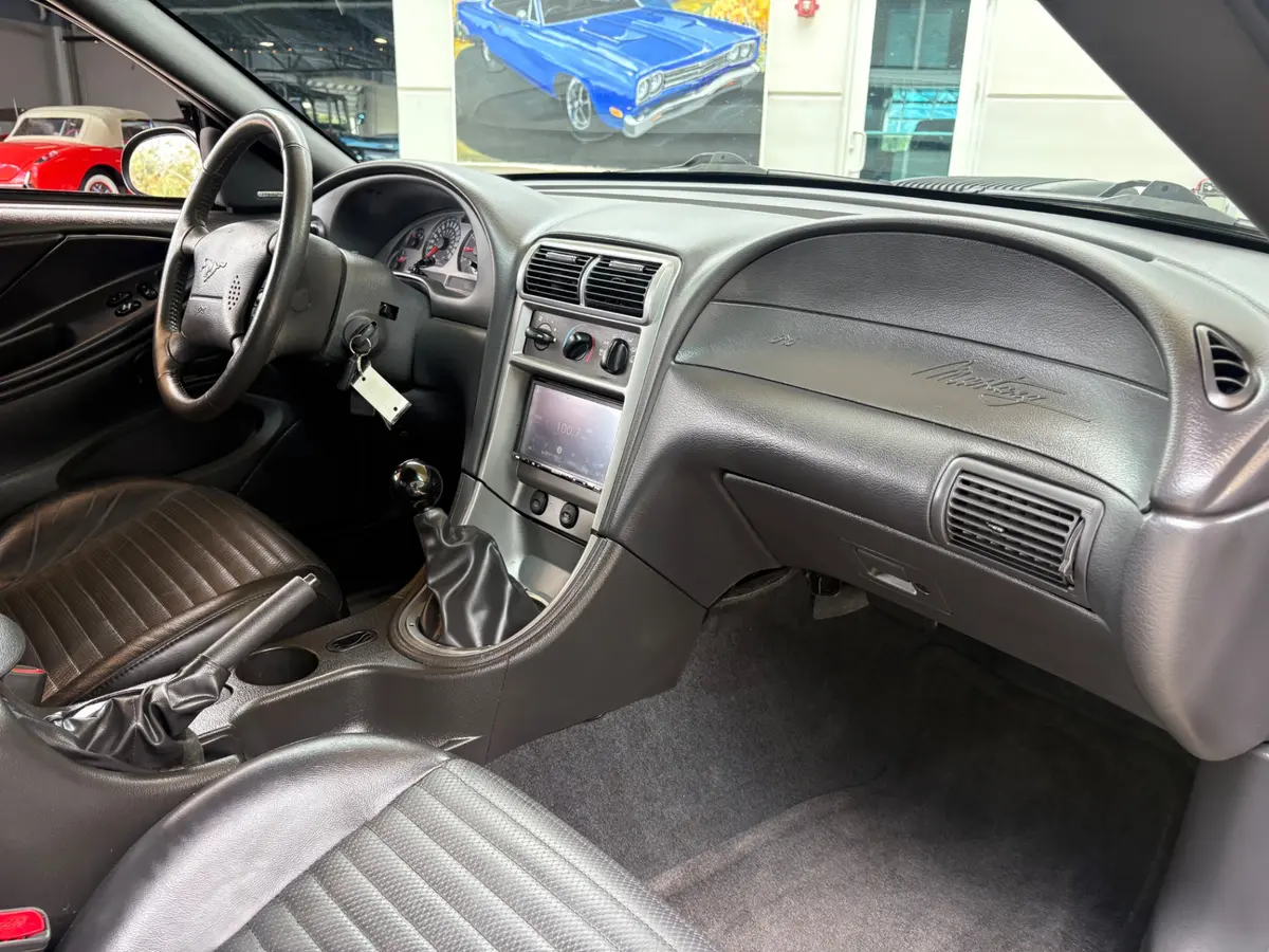 Vehicle photo 38