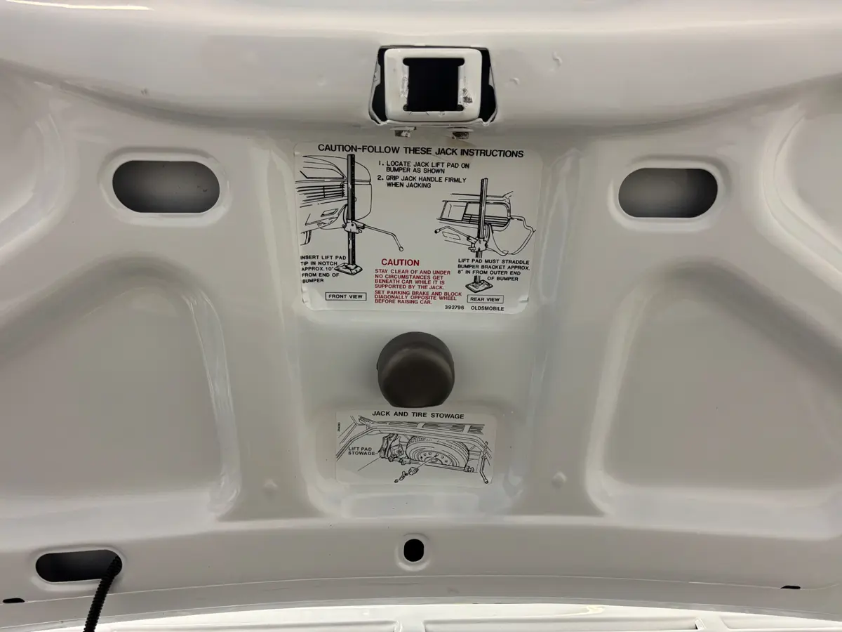 Vehicle photo 31