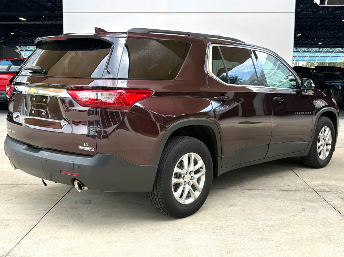 Vehicle photo 6