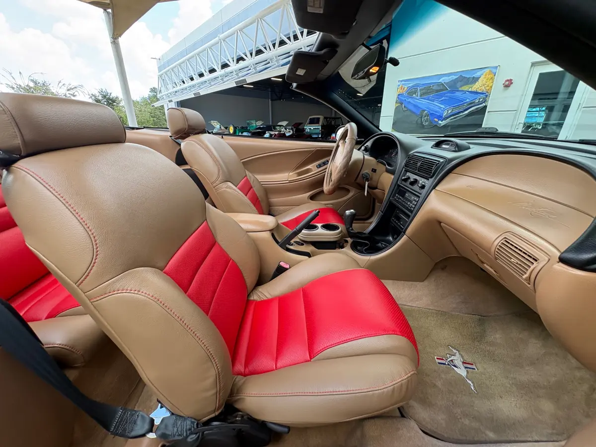 Vehicle photo 43