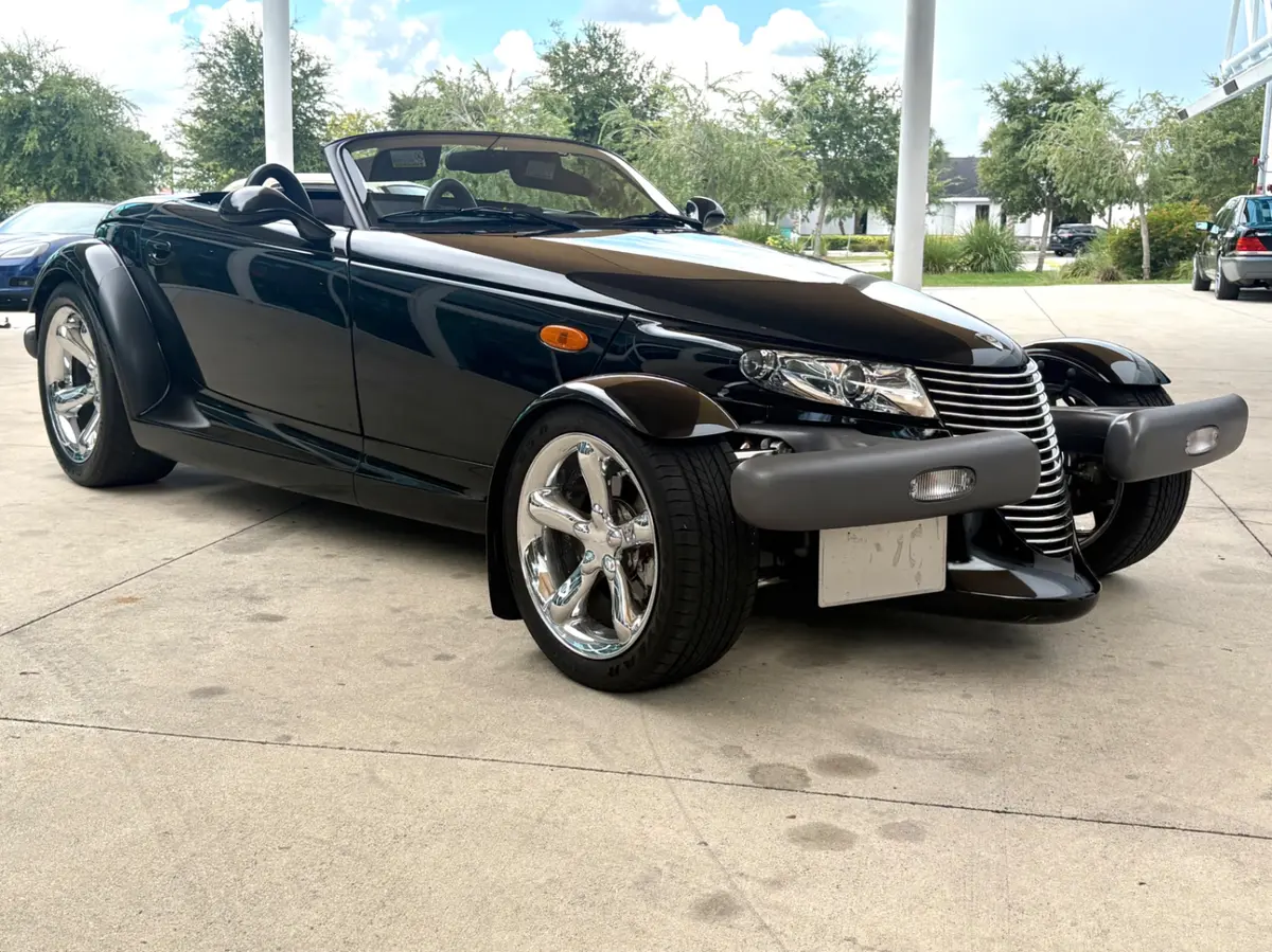 Vehicle photo 4