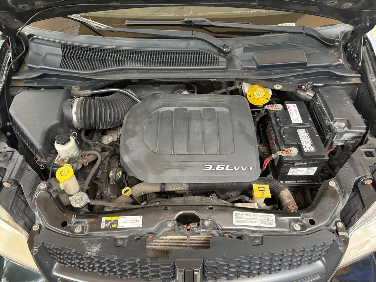 Vehicle photo 26