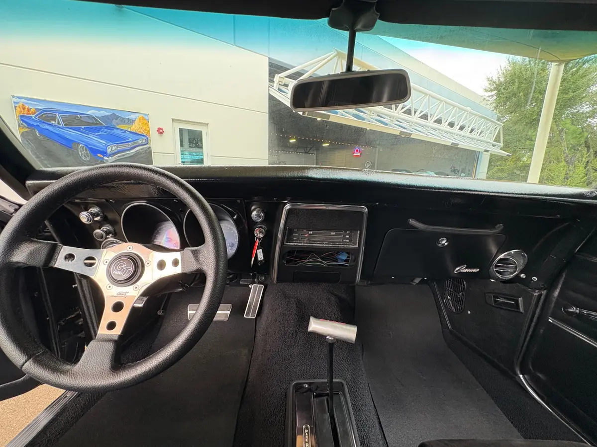Vehicle photo 35