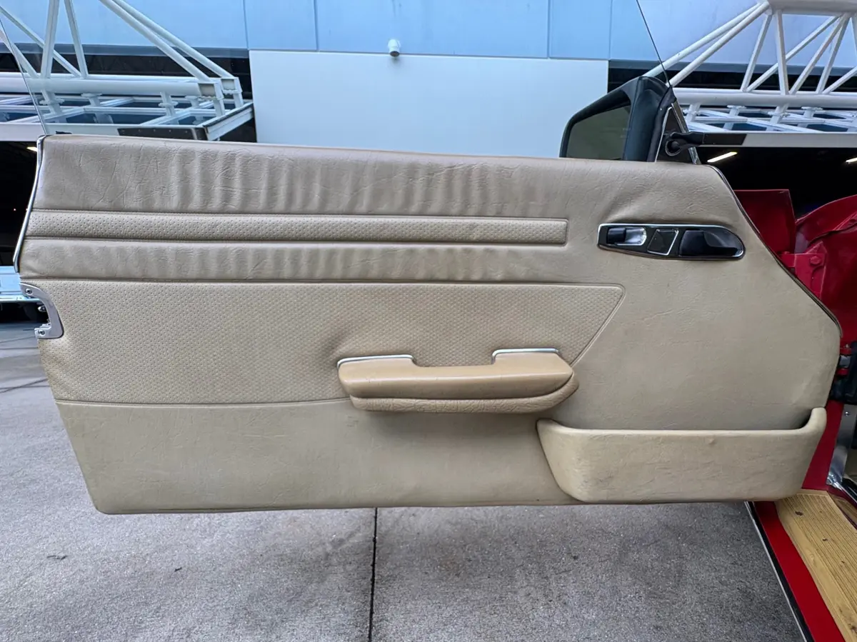 Vehicle photo 30
